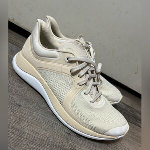 Lululemon Chargefeel Low Womens Workout Sneaker shoe White/Ivory tan